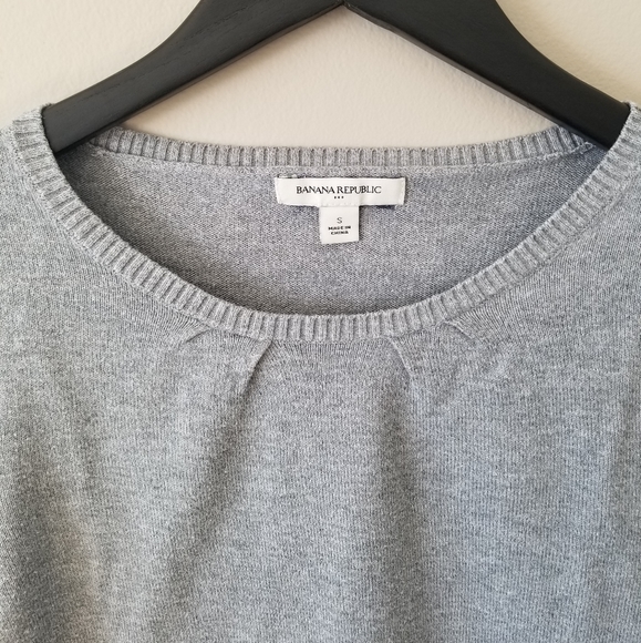 Banana Republic Factory Light Sweater - Picture 2 of 8